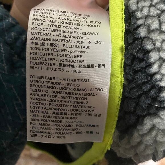 Levi's Arizona Sherpa Quarter Zip Sweatshirt - Multi-Color - Picture 8 of 11